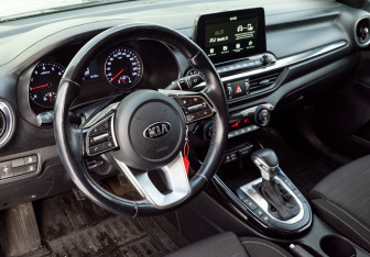 Подержанный автомобиль Kia Cerato Sedan 2018 года (10 фото)