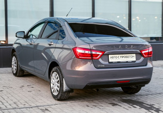 Подержанный автомобиль LADA (ВАЗ) Vesta Sedan 2021 года (3 фото)