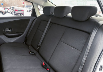 Подержанный автомобиль Nissan Almera Sedan 2016 года (16 фото)