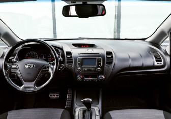 Подержанный автомобиль Kia Cerato Sedan 2013 года (18 фото)