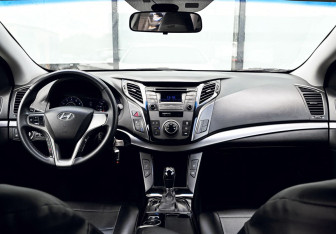 Подержанный автомобиль Hyundai i40 Sedan 2016 года (19 фото)
