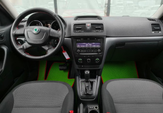 Подержанный автомобиль Skoda Yeti 2013 года (10 фото)