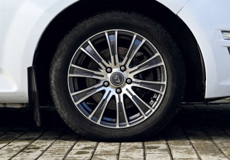 Подержанный автомобиль Ford Mondeo Liftback 2011 года (24 фото)