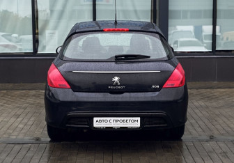 Подержанный автомобиль Peugeot 308 Hatchback 2012 года (4 фото)