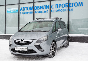 Подержанный автомобиль Opel Zafira Compactvan 2013 года (2 фото)
