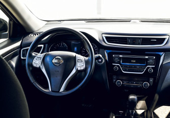 Подержанный автомобиль Nissan X-Trail 2016 года (19 фото)