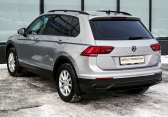 Подержанный автомобиль Volkswagen Tiguan 2021 года (3 фото)