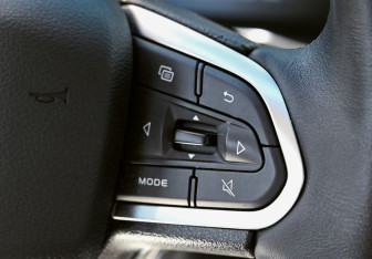 Подержанный автомобиль Geely Atlas Pro 2022 года (12 фото)