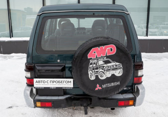 Подержанный автомобиль Mitsubishi Pajero 1995 года (4 фото)
