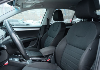 Подержанный автомобиль Skoda Octavia Liftback 2014 года (19 фото)