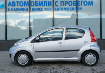 Подержанный автомобиль Peugeot 107 2009 года (2 фото)