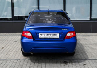 Подержанный автомобиль Daewoo Nexia Sedan 2013 года (4 фото)