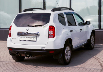 Подержанный автомобиль Renault Duster 2012 года (5 фото)