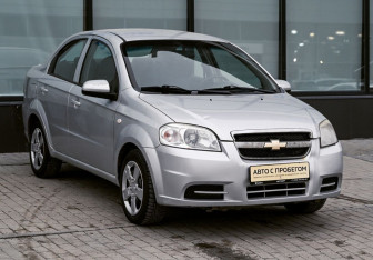 Подержанный автомобиль Chevrolet Aveo Sedan 2010 года (7 фото)