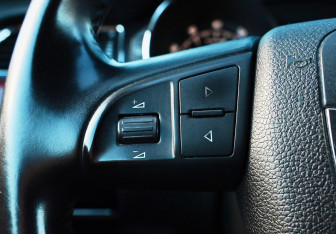 Подержанный автомобиль Skoda Superb Liftback 2012 года (14 фото)