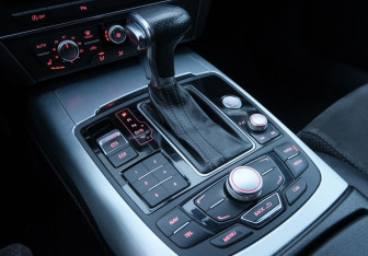 Подержанный автомобиль Audi A6 Sedan 2012 года (16 фото)