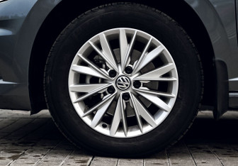Подержанный автомобиль Volkswagen Jetta Sedan 2020 года (22 фото)