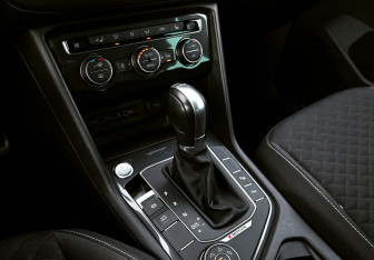 Подержанный автомобиль Volkswagen Tiguan 2018 года (16 фото)