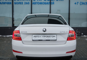 Подержанный автомобиль Skoda Octavia Liftback 2014 года (4 фото)