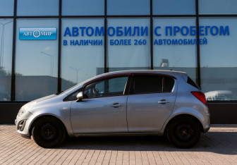 Подержанный автомобиль Opel Corsa 2011 года (2 фото)