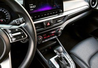 Подержанный автомобиль Kia K3 Sedan 2021 года (9 фото)
