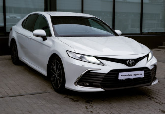 Подержанный автомобиль Toyota Camry Sedan 2021 года (7 фото)