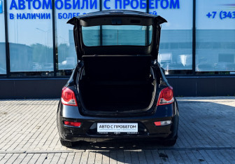 Подержанный автомобиль Chevrolet Cruze Hatchback 2013 года (19 фото)