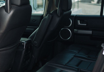 Подержанный автомобиль Land Rover Discovery 2007 года (14 фото)