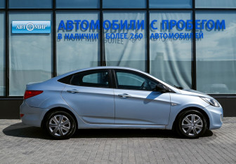 Подержанный автомобиль Hyundai Solaris Sedan 2010 года (6 фото)