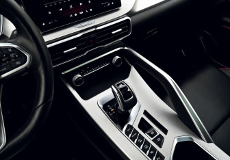 Подержанный автомобиль Geely Coolray 2022 года (15 фото)