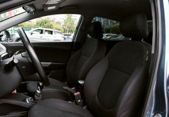 Подержанный автомобиль Kia Rio Sedan 2013 года (16 фото)