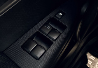 Подержанный автомобиль Nissan Note 2012 года (10 фото)