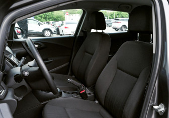 Подержанный автомобиль Opel Astra Wagon 2012 года (14 фото)
