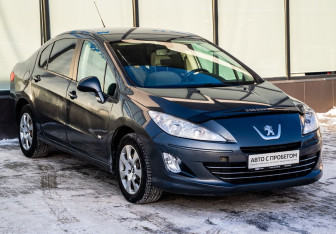 Подержанный автомобиль Peugeot 408 2014 года (7 фото)