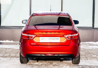 Подержанный автомобиль LADA (ВАЗ) Vesta Sedan 2018 года (4 фото)