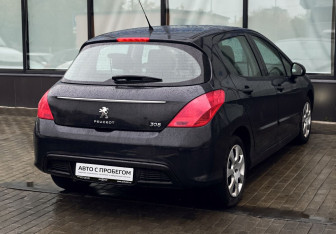 Подержанный автомобиль Peugeot 308 Hatchback 2012 года (5 фото)