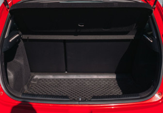 Подержанный автомобиль Kia Ceed Hatchback 2016 года (16 фото)