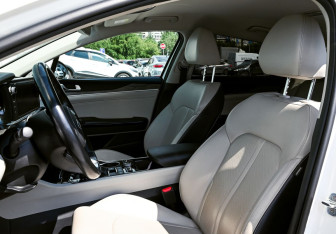 Подержанный автомобиль Kia K5 2021 года (16 фото)