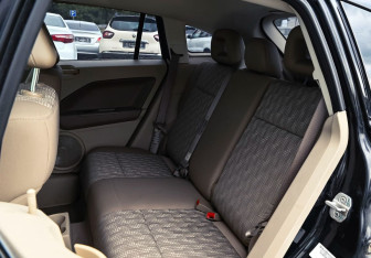 Подержанный автомобиль Dodge Caliber 2007 года (8 фото)