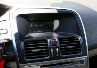 Подержанный автомобиль Volvo XC60 2012 года (10 фото)
