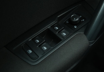 Подержанный автомобиль Volkswagen Tiguan 2019 года (11 фото)