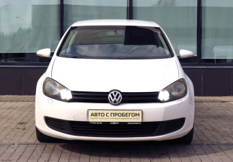 Подержанный автомобиль Volkswagen Golf Hatchback 2012 года (8 фото)