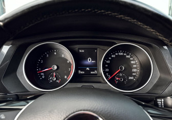 Подержанный автомобиль Volkswagen Tiguan 2020 года (9 фото)