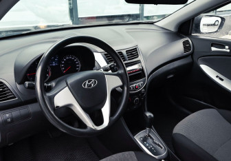 Подержанный автомобиль Hyundai Solaris Sedan 2012 года (5 фото)