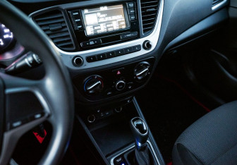 Подержанный автомобиль Hyundai Solaris Sedan 2017 года (13 фото)