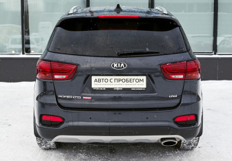 Подержанный автомобиль Kia Sorento 2018 года (4 фото)