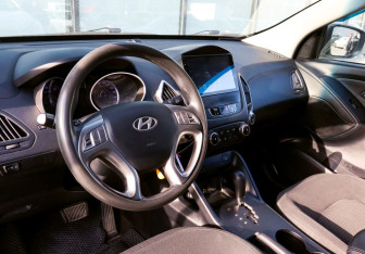 Подержанный автомобиль Hyundai ix35 2011 года (14 фото)