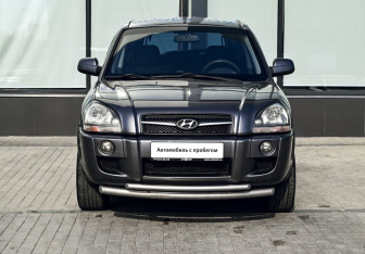 Подержанный автомобиль Hyundai Tucson 2008 года (8 фото)