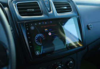 Подержанный автомобиль Renault Sandero 2018 года (12 фото)