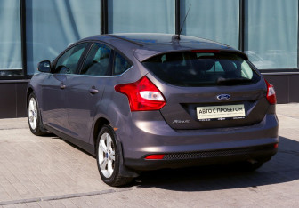 Подержанный автомобиль Ford Focus Hatchback 2013 года (3 фото)